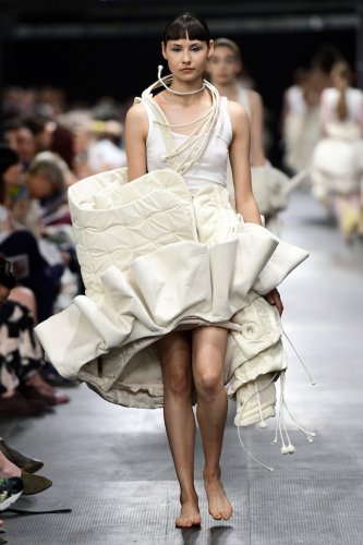17BA1 / Show Images / Skirt – Antwerp Fashion Department