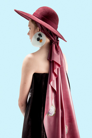 Latex scarf and polyester earrings